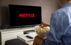 Living Room Pop Corn Streaming Netflix Watching Tv 6964935 Drill Champ